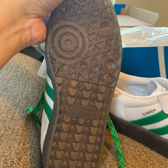 NWT Adidas Women’s Samba White with Green Stripes Sneakers 7.5 - Picture 4 of 8
